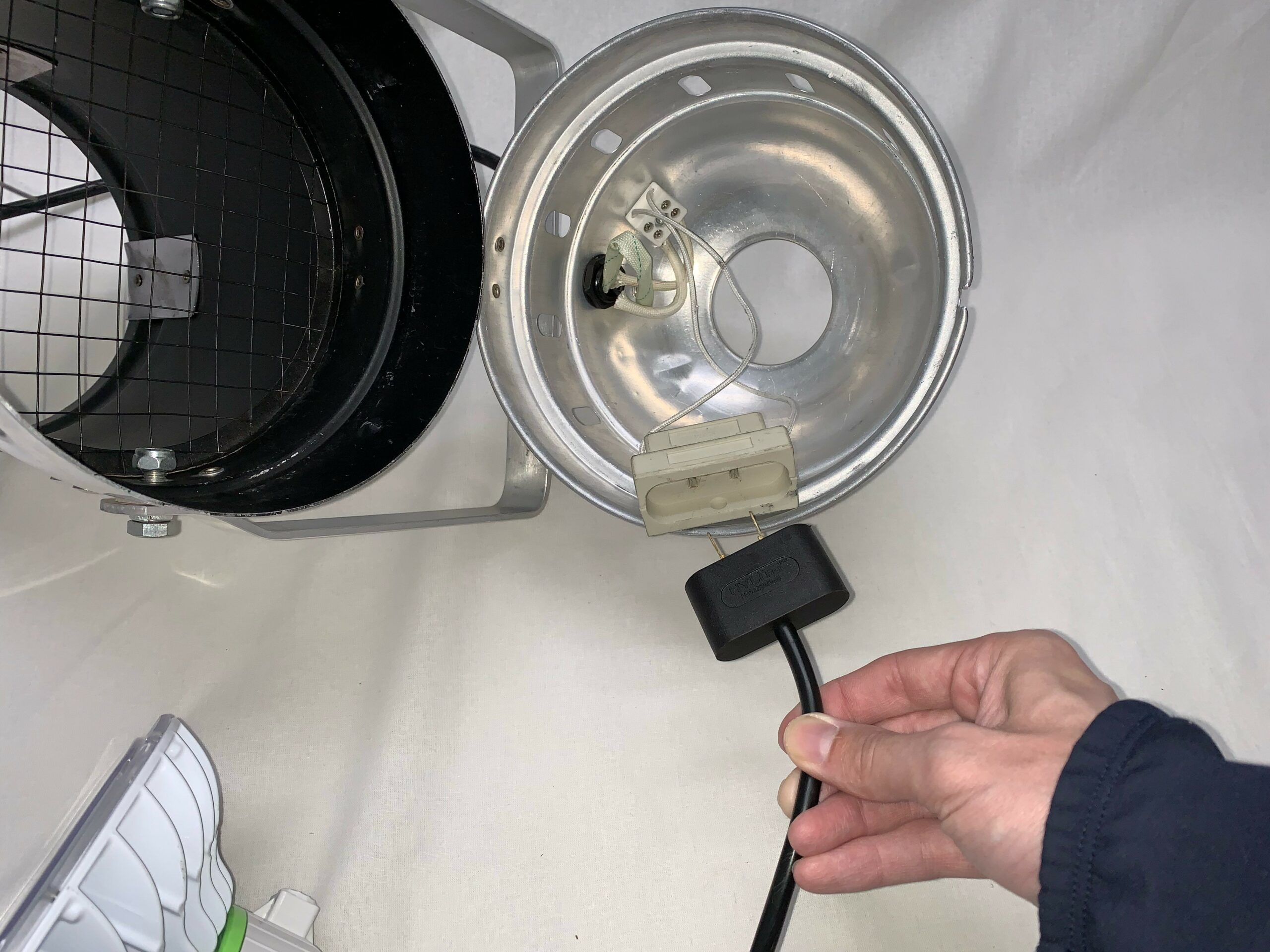 Ballast-Compatible vs. Direct-Wire LED Lamps | HyLite LED Lighting